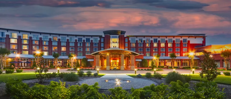 Exterior photo of the Chattanoogan Hotel